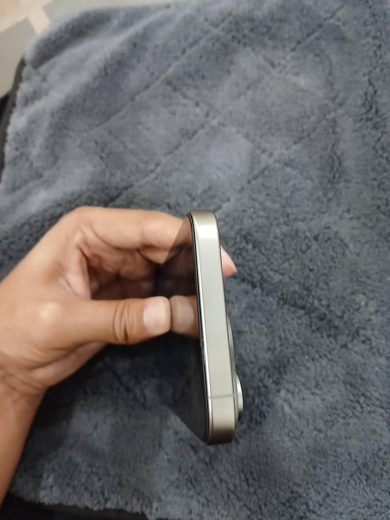 Apple iPhone 15 Pro Max 5