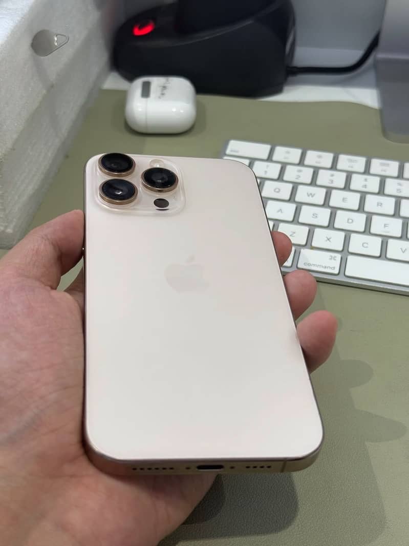 Apple iPhone 16 Pro 5