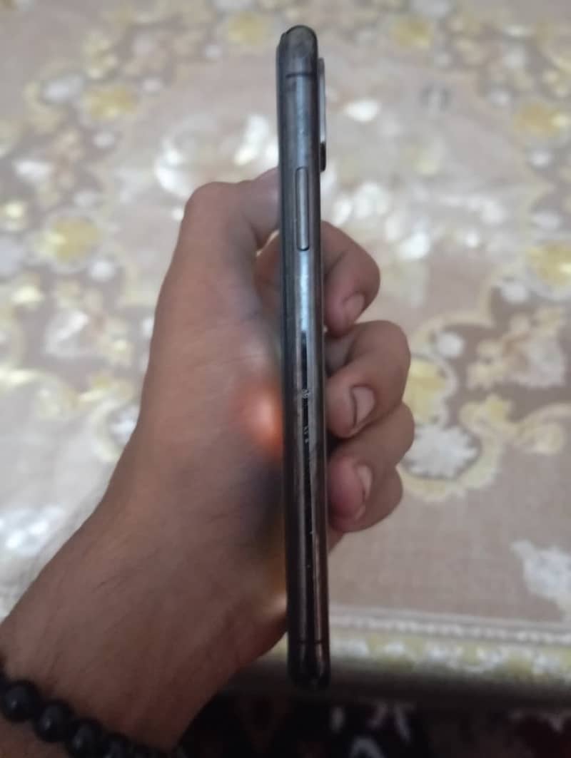 Apple iPhone X 1