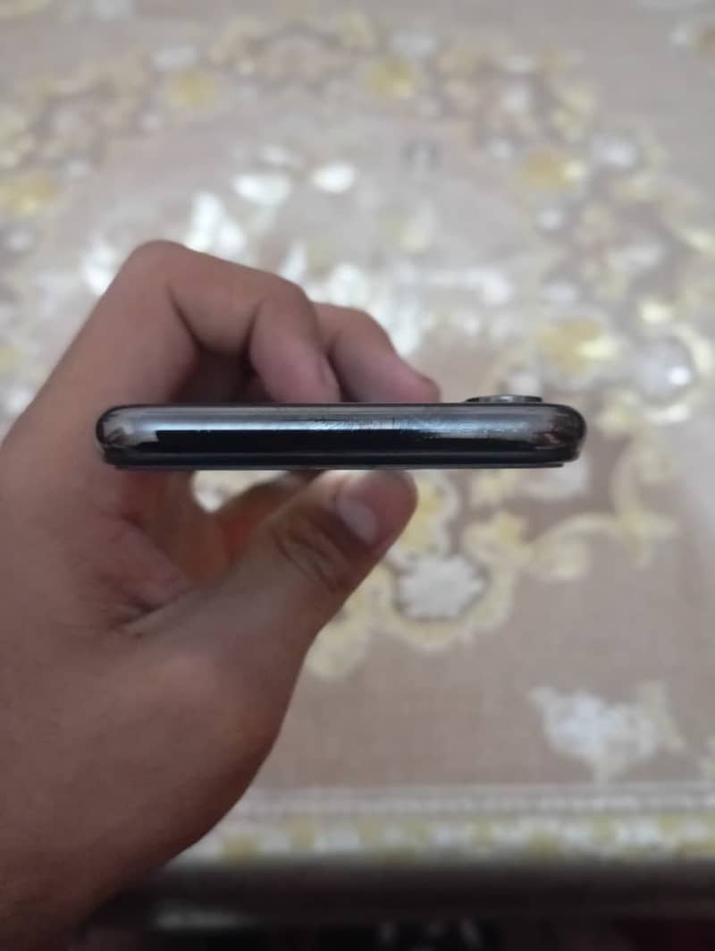 Apple iPhone X 4