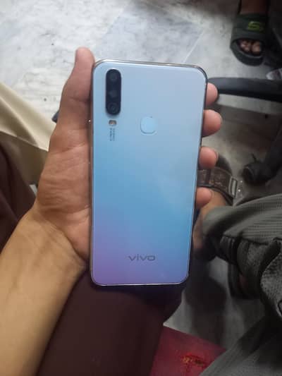 vivo y17.