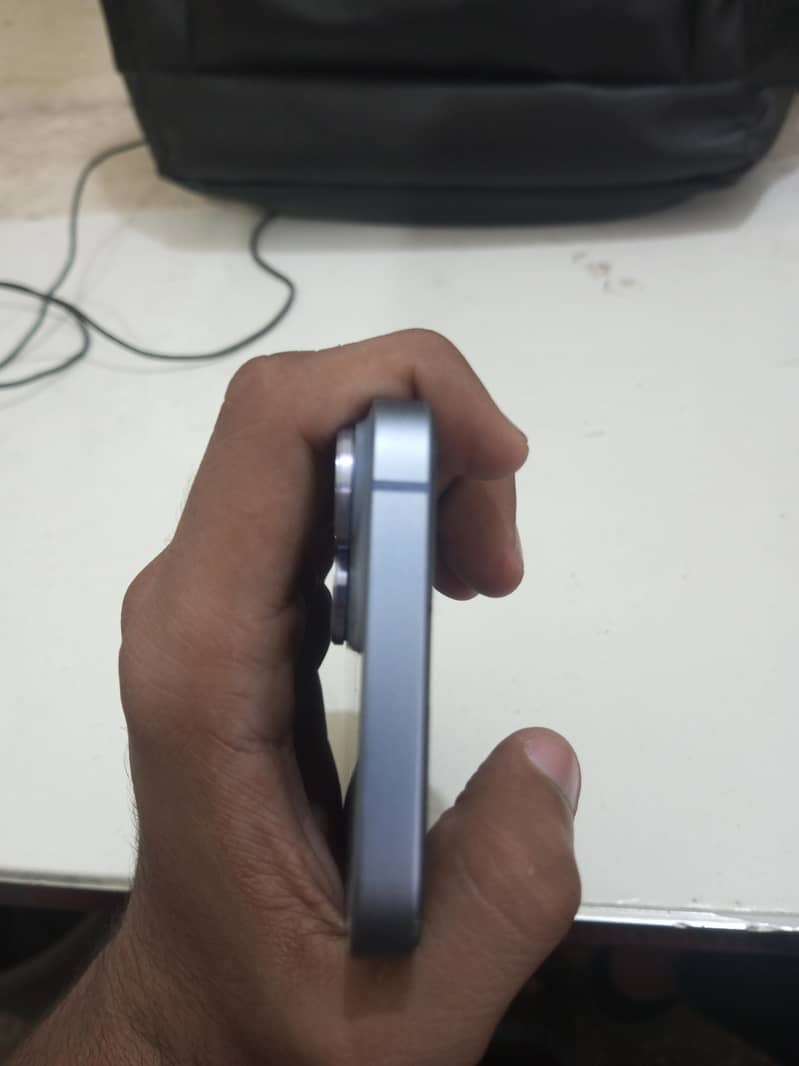 Apple iPhone 14 3