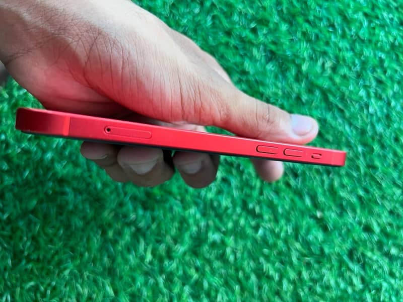 Apple iPhone 12 4
