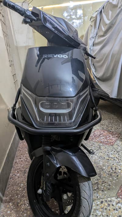 revoo c32  14 months warranty is remaining