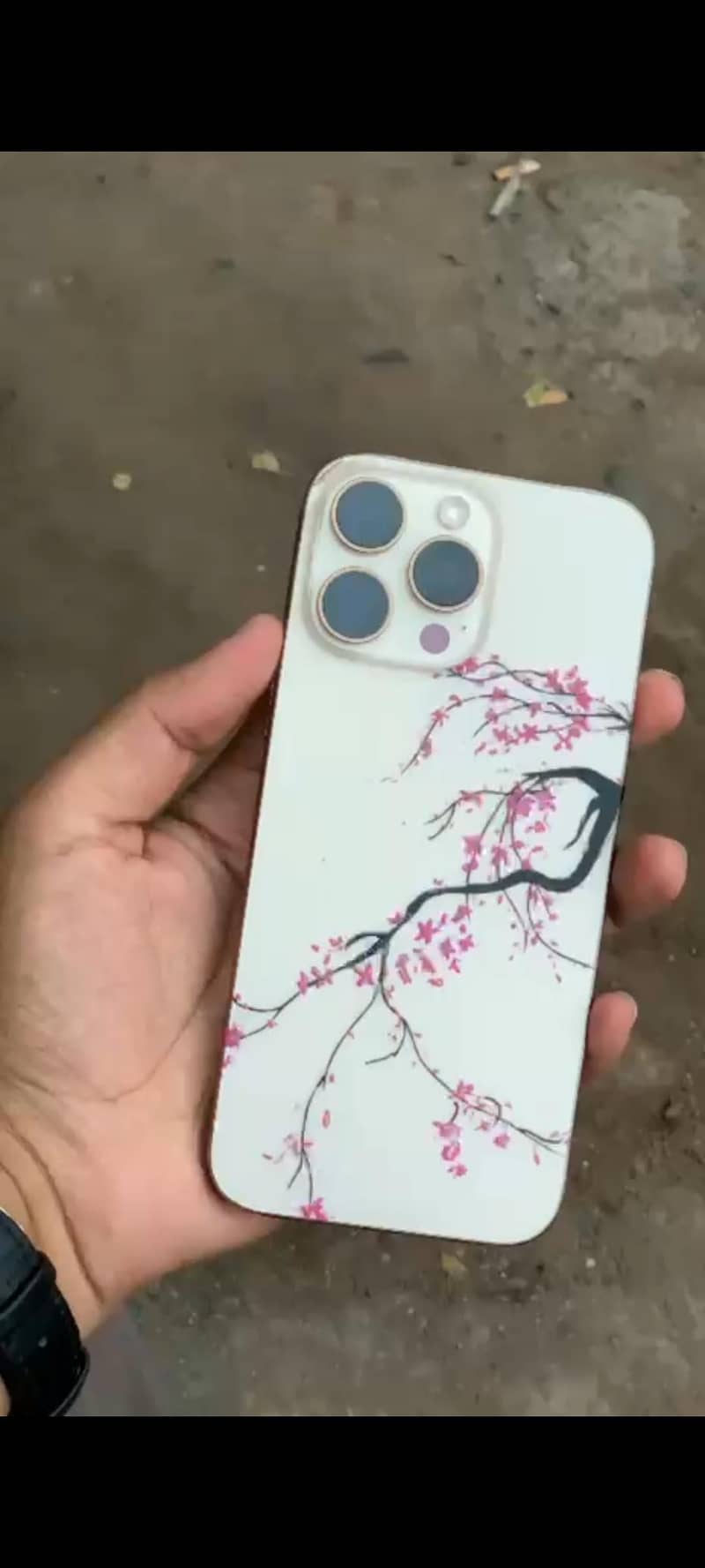 Apple iPhone 16 Pro Max 1
