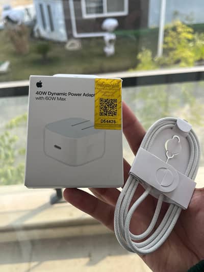 40W Dynamic Power Adapter with 60W Max