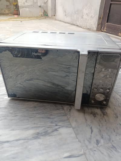 MICROWAVE OVEN OF HAIER FOR SALE.