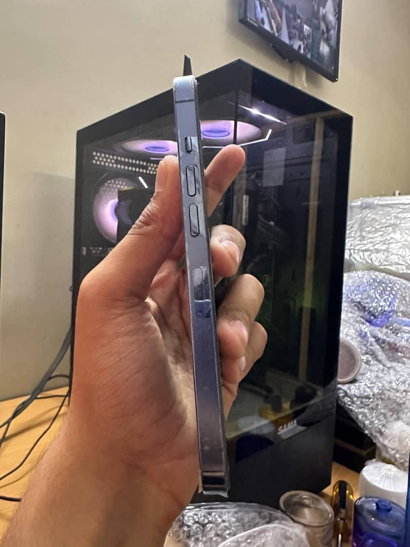 Apple iPhone 13 Pro 1
