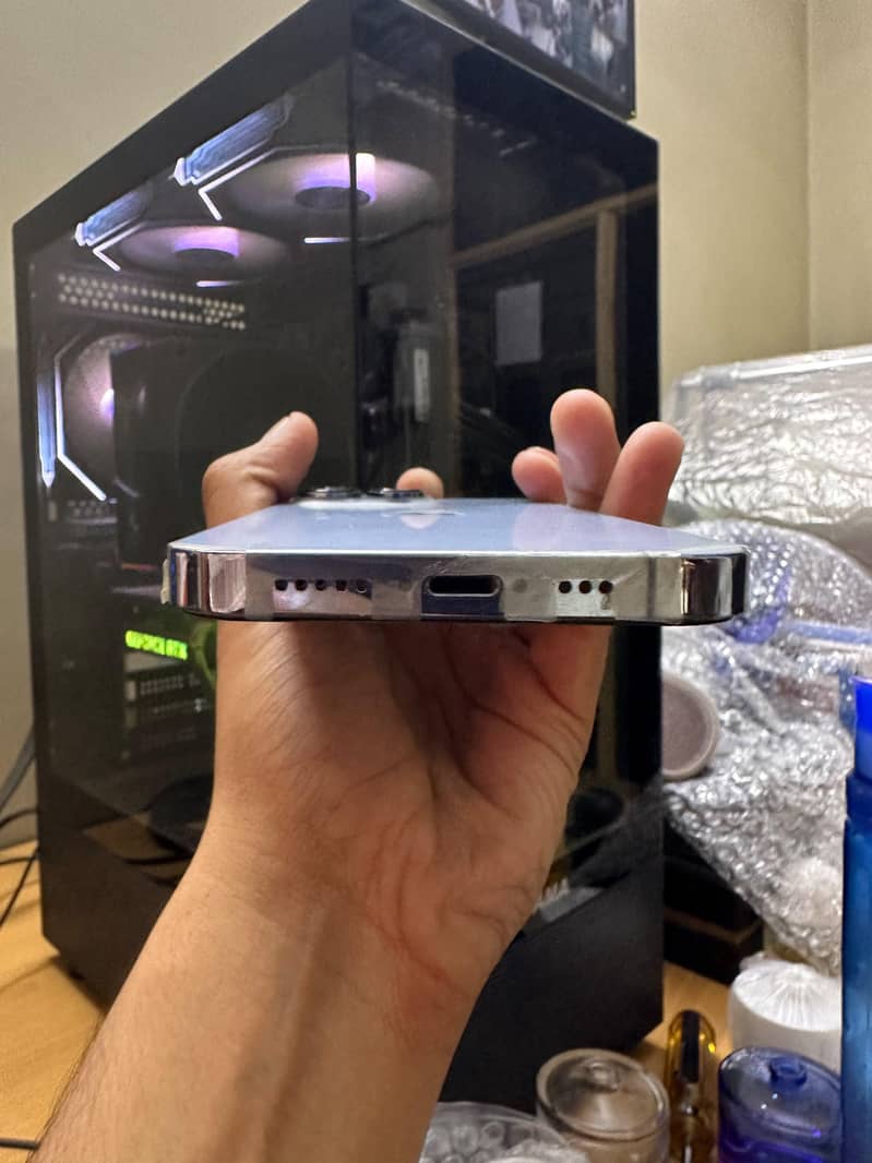 Apple iPhone 13 Pro 2