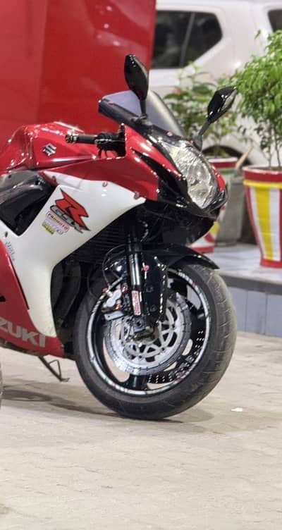 Kawasaki gpz converted into gsxr 750cc