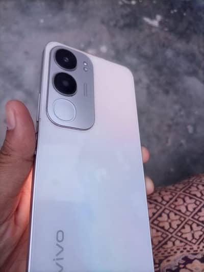 Vivo Y19s 4 gb plus 128gb with box