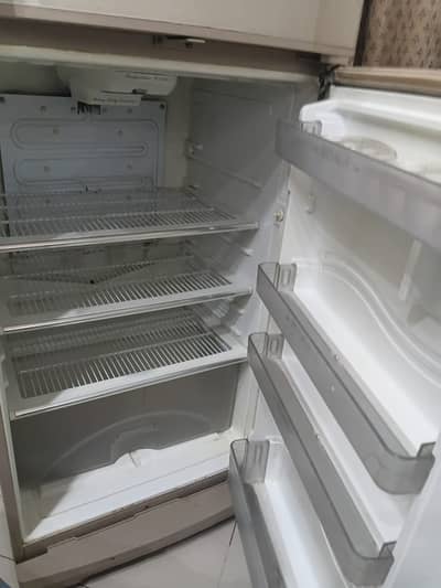 Dawlance refrigerator large