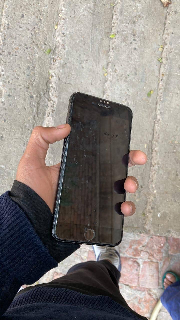 Apple iPhone 7 Plus 1
