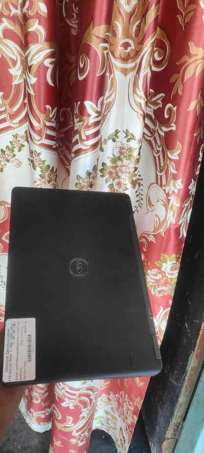 Dell latitude e7250 cor i7 5th Gen 8gb ram 256gb nvme