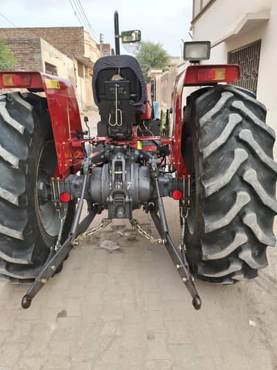 Massey  Ferguson 385