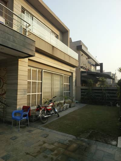 1 Kanal Prime Located Upper Portion For Rent