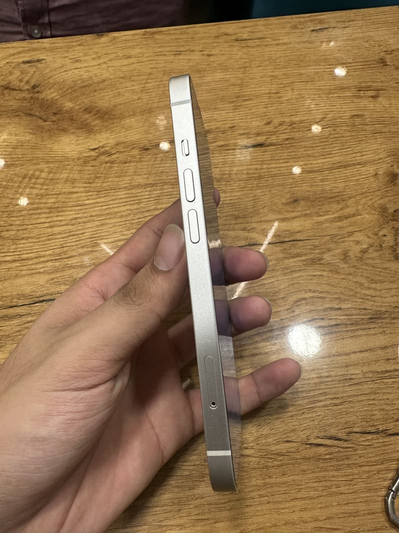 Apple iPhone 14 6