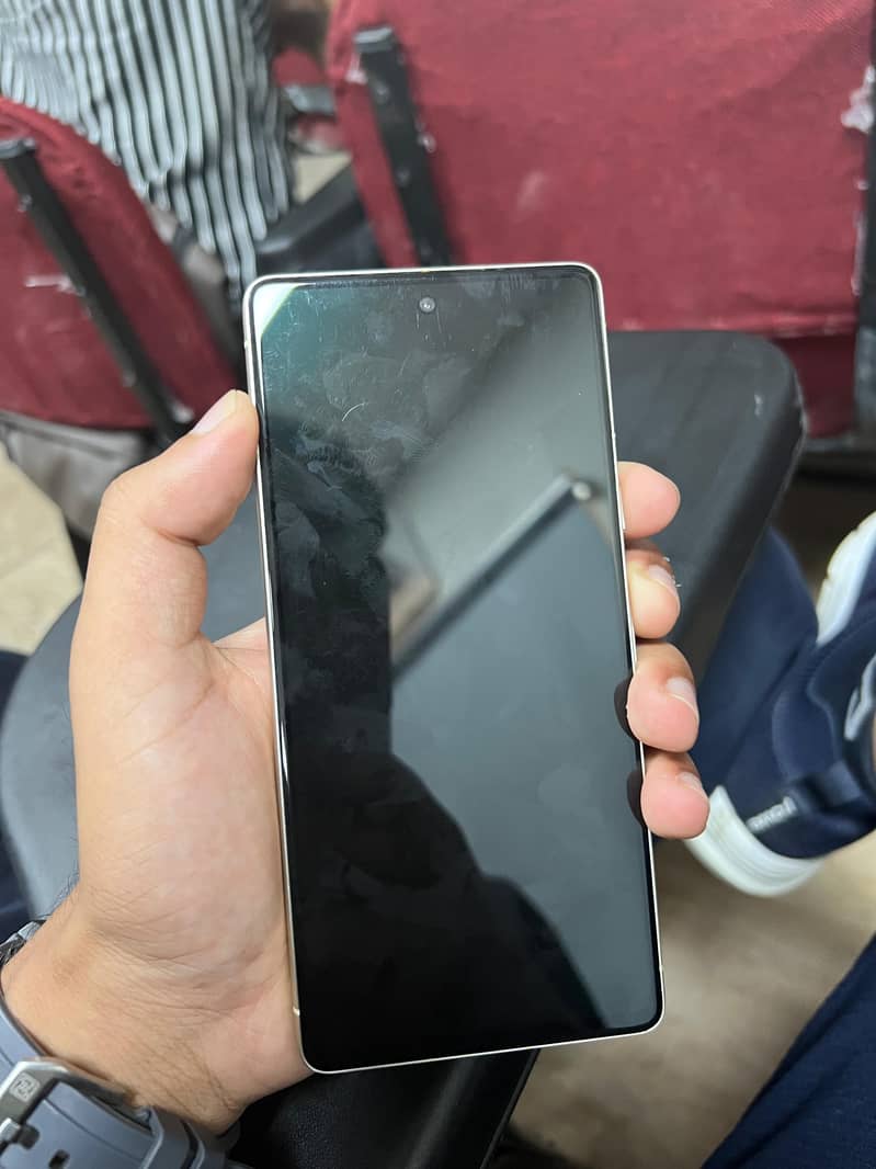 Google Pixel 7 4