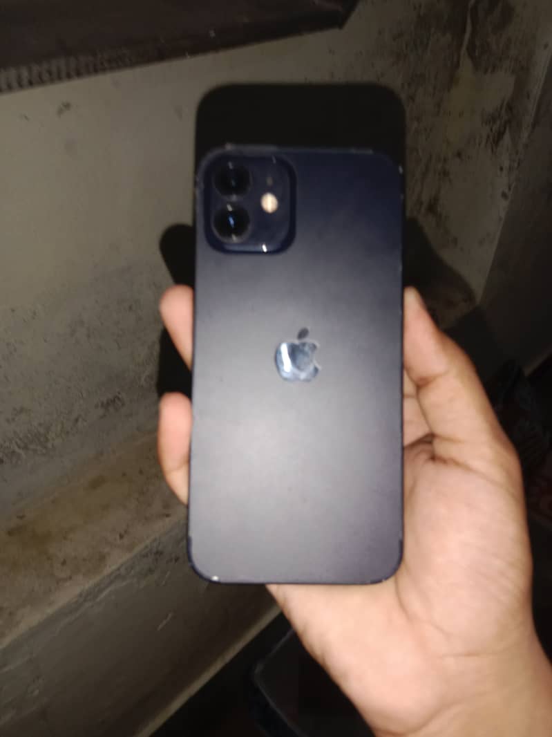 Apple iPhone 12 3