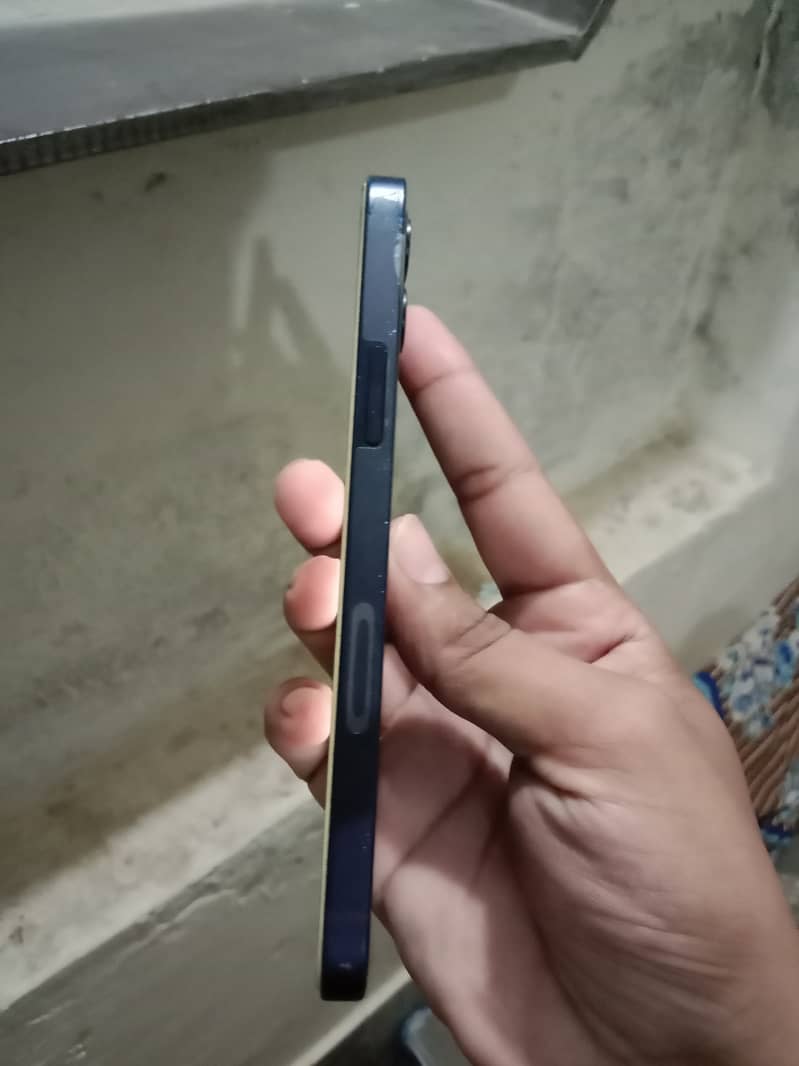 Apple iPhone 12 5