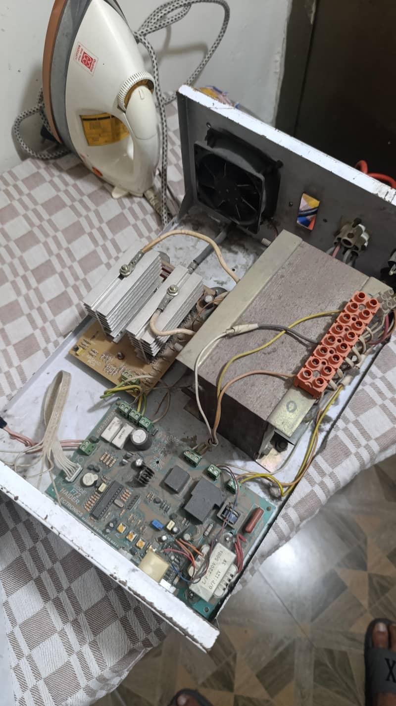 UPS 750W 2