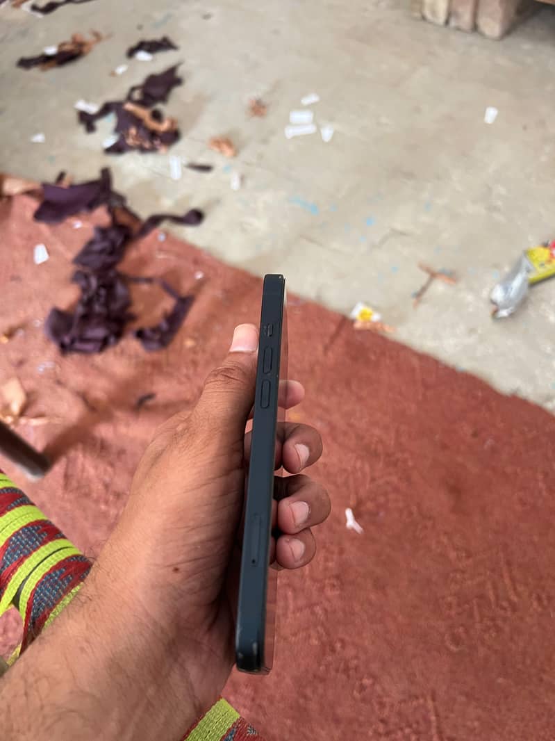 Apple iPhone 13 3