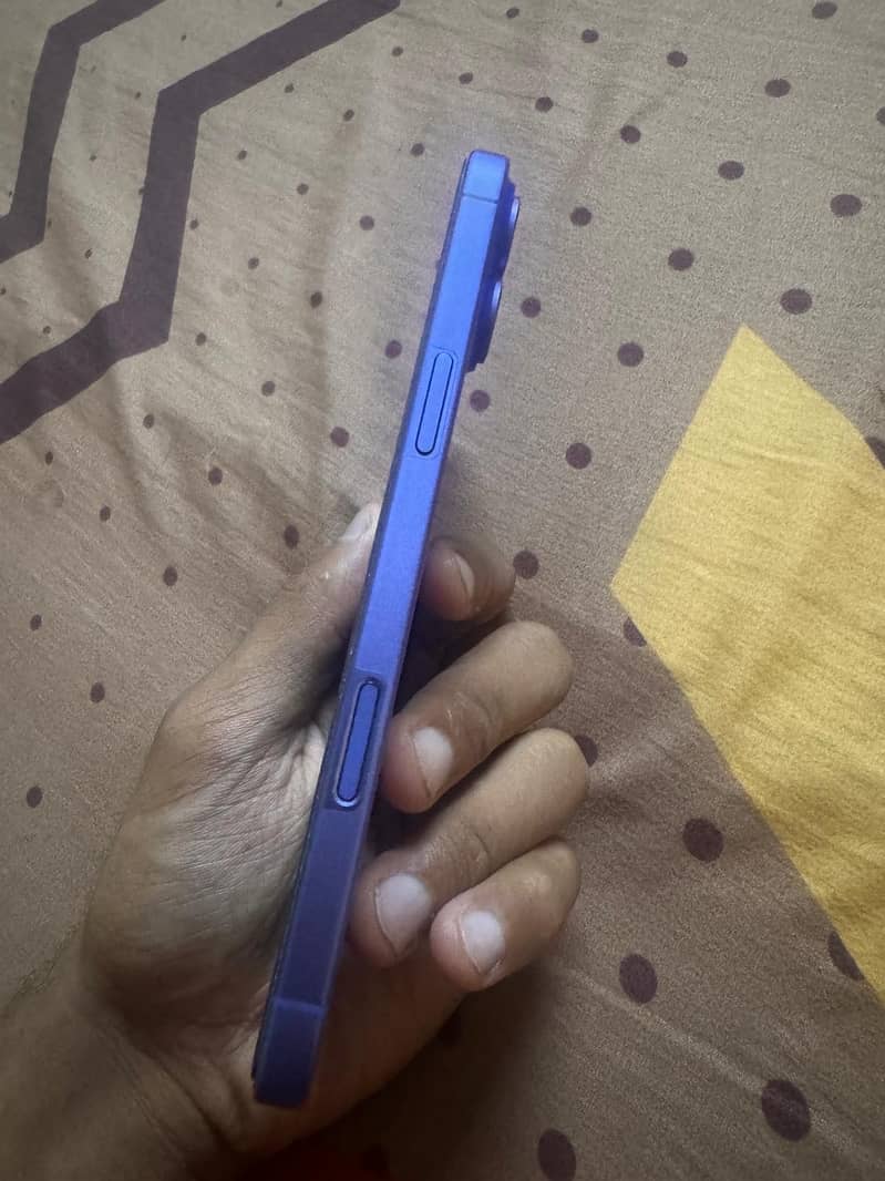 Apple iPhone 16 Plus 2
