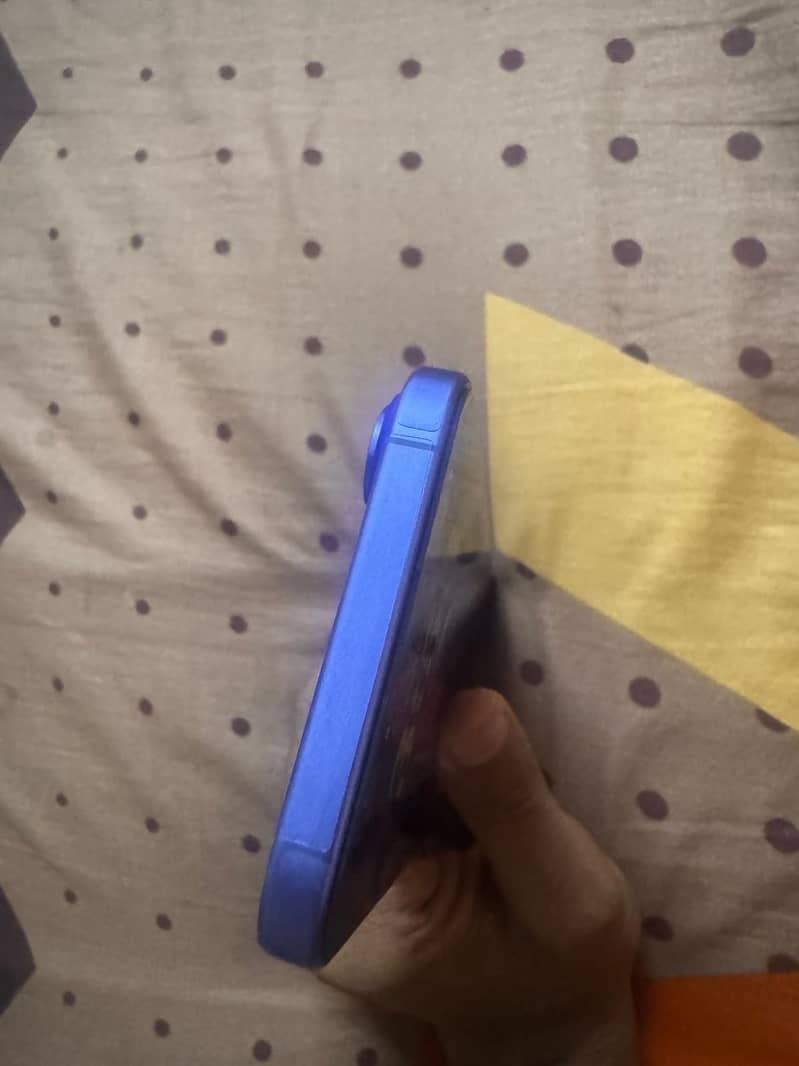Apple iPhone 16 Plus 4