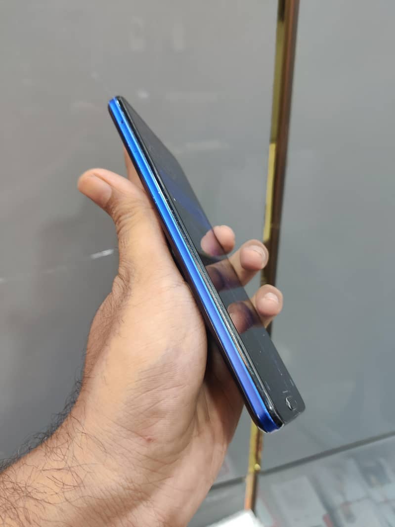 Sharp Aquos R5G 2