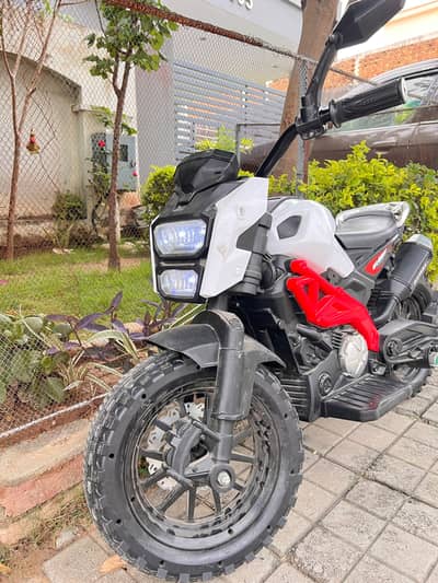 *FOR SALE: 12V Rechargeable Kids Ride-On Motorcycle – Ages 3 to 7*