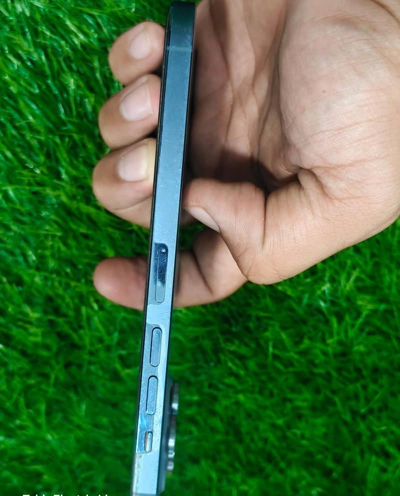 Apple iPhone 13 Pro Max 2