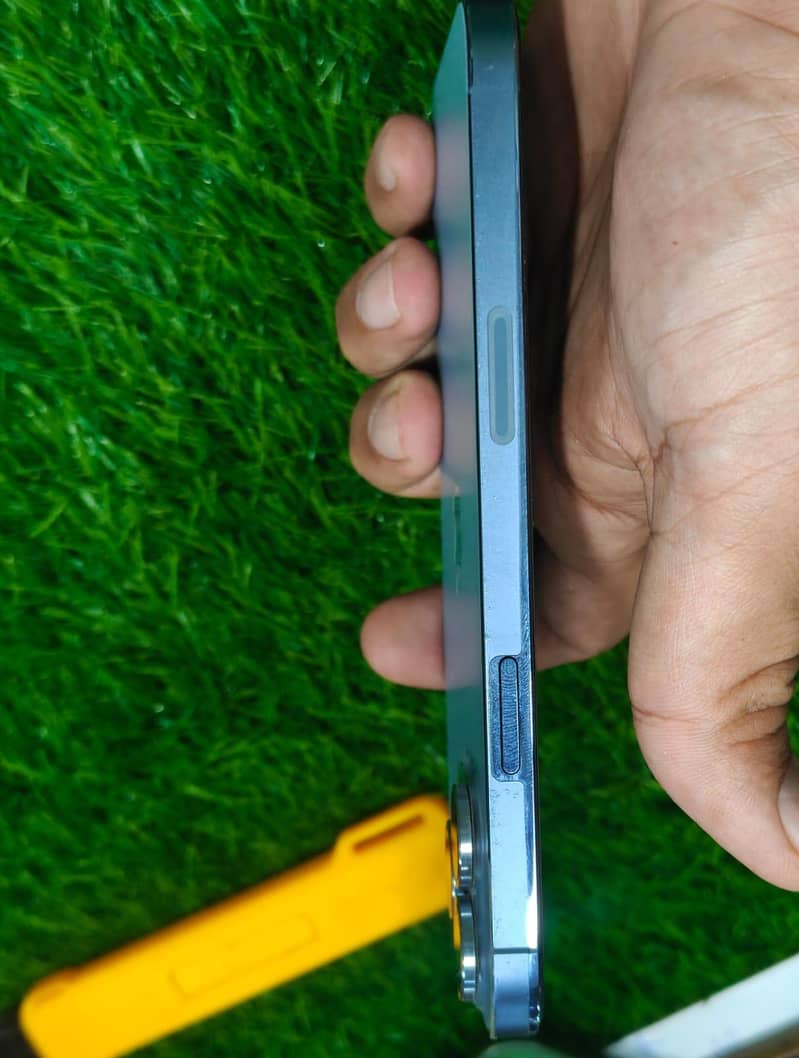 Apple iPhone 13 Pro Max 3
