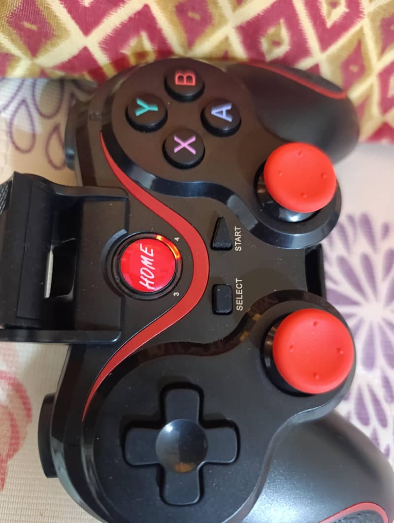 wireless gaming controller  1