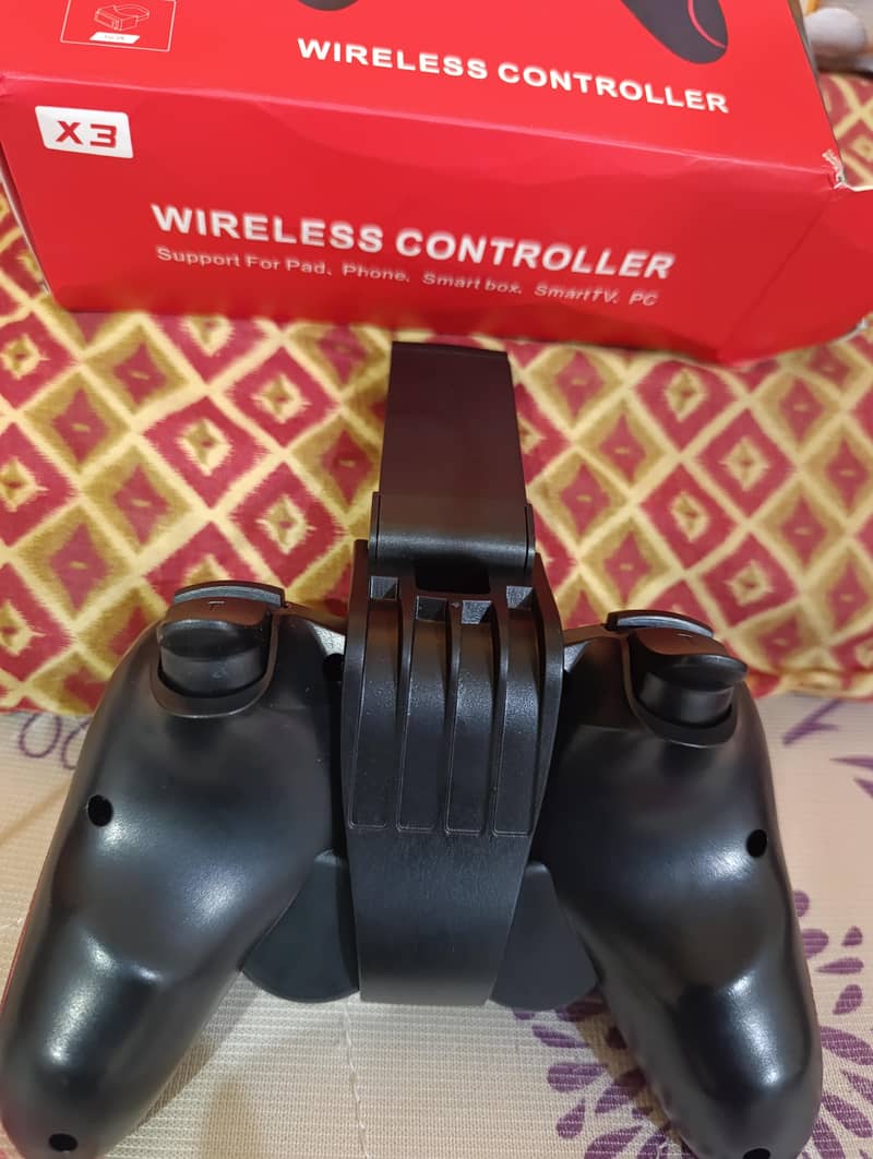 wireless gaming controller  2