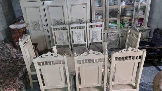 Dining Table with chairs for sale 78000