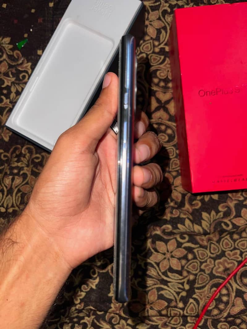 One Plus 9 5G 3