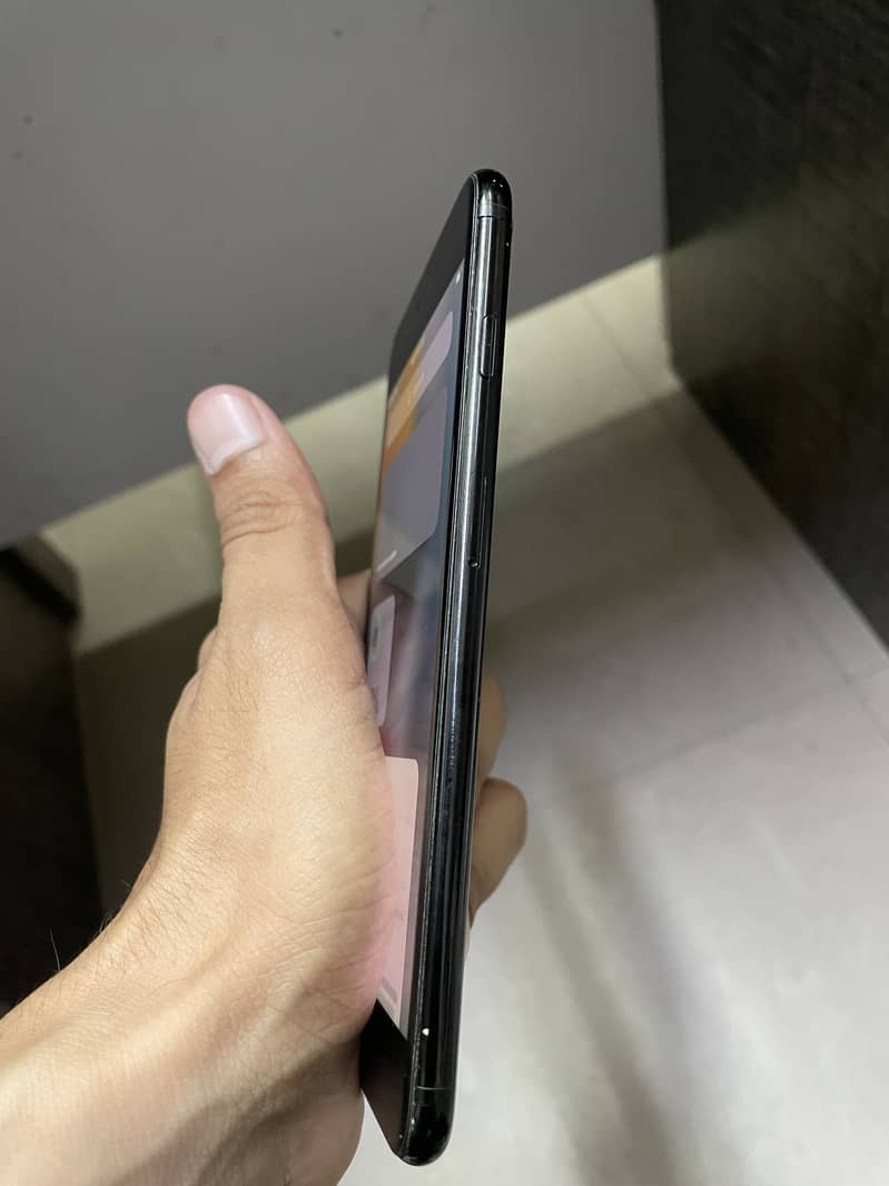 Apple iPhone 7 Plus 4