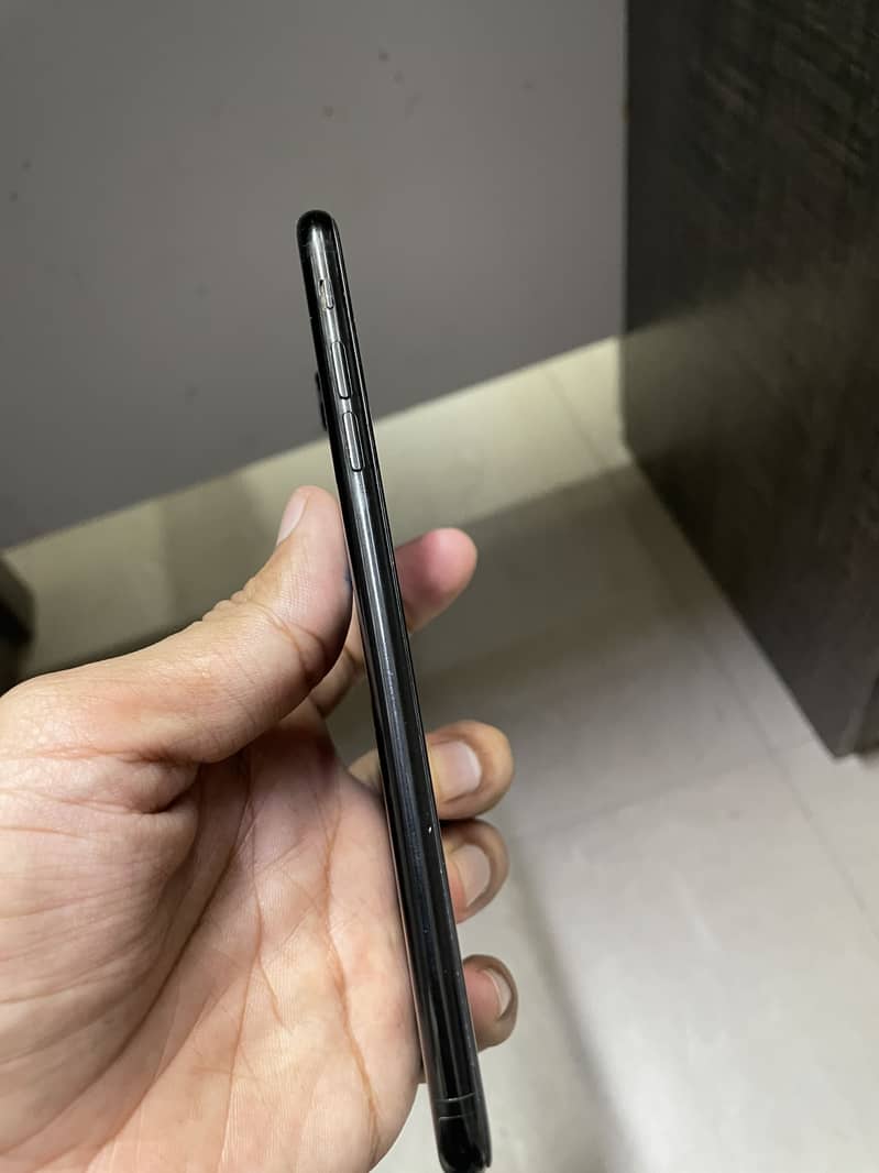 Apple iPhone 7 Plus 6
