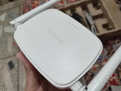 Tenda Wi-Fi Router for Sale | Excellent Condition & Fast Speed