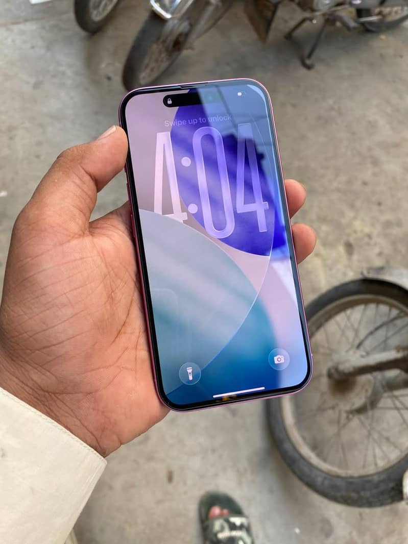Apple iPhone 16 1