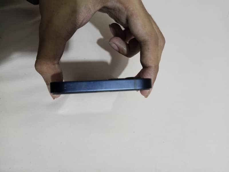 Apple iPhone 12 3