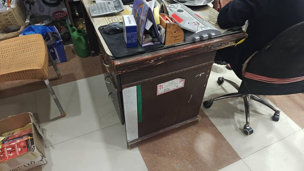 Office Table USED 1