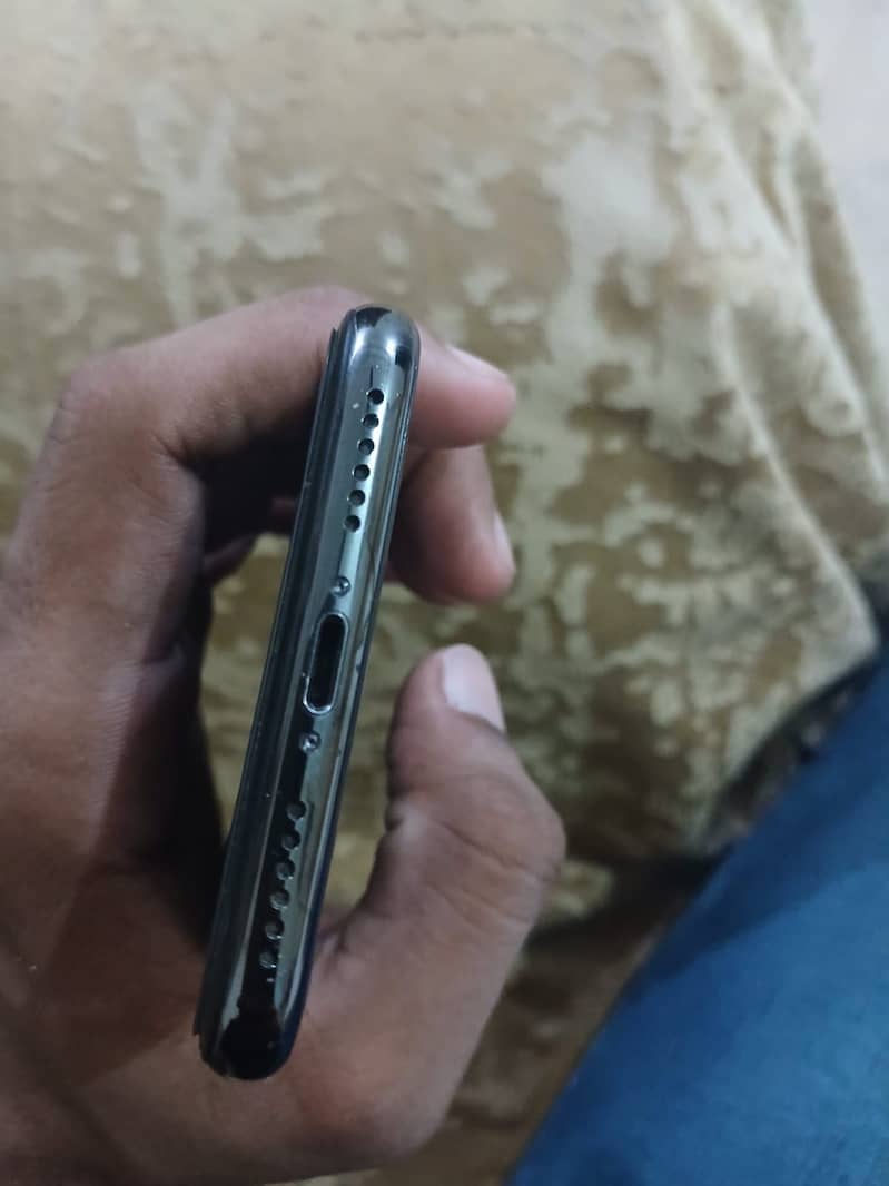 iPhone X 3