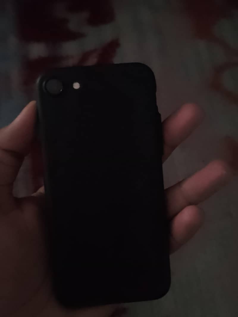 Apple iPhone 7 1
