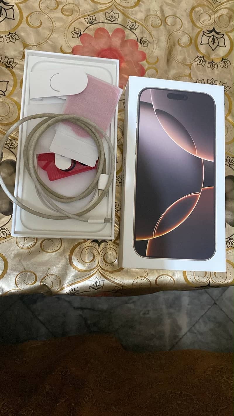 Apple iPhone 16 Pro Max 8