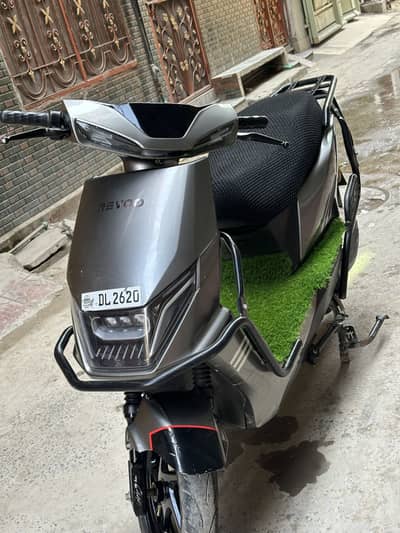 Revoo c 32
