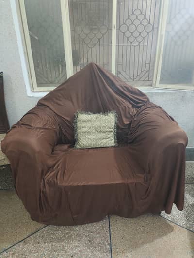 5 seters sofa set, 3 tabel . . . neat n clean cover free
