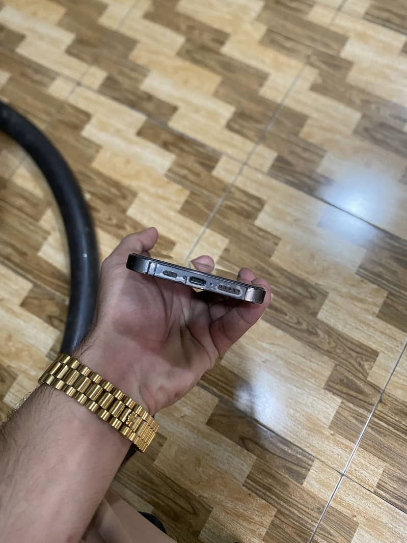 iPhone 13 Pro 2