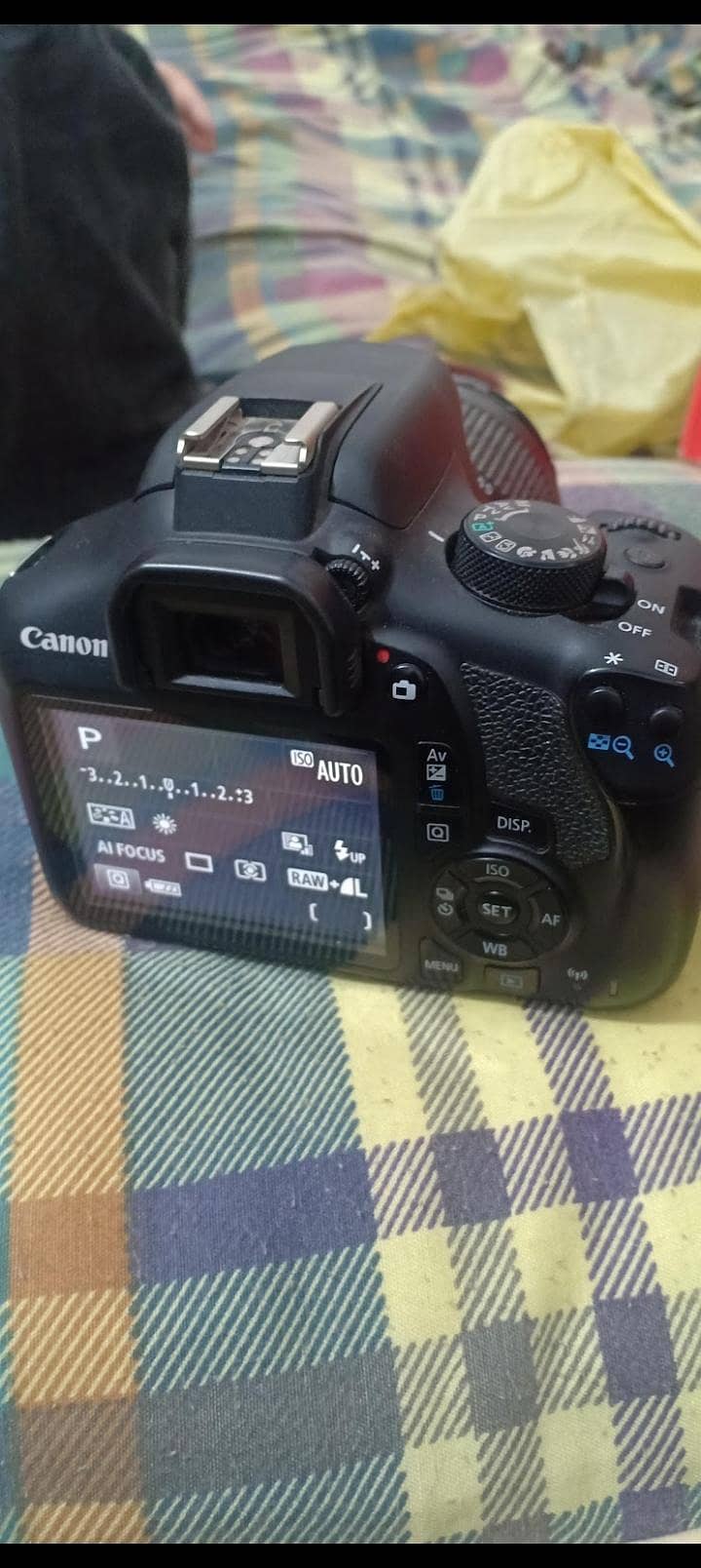canon eos 1300d 1