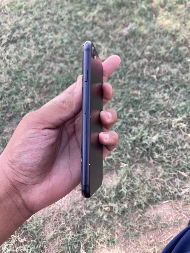 Apple iPhone 7 2